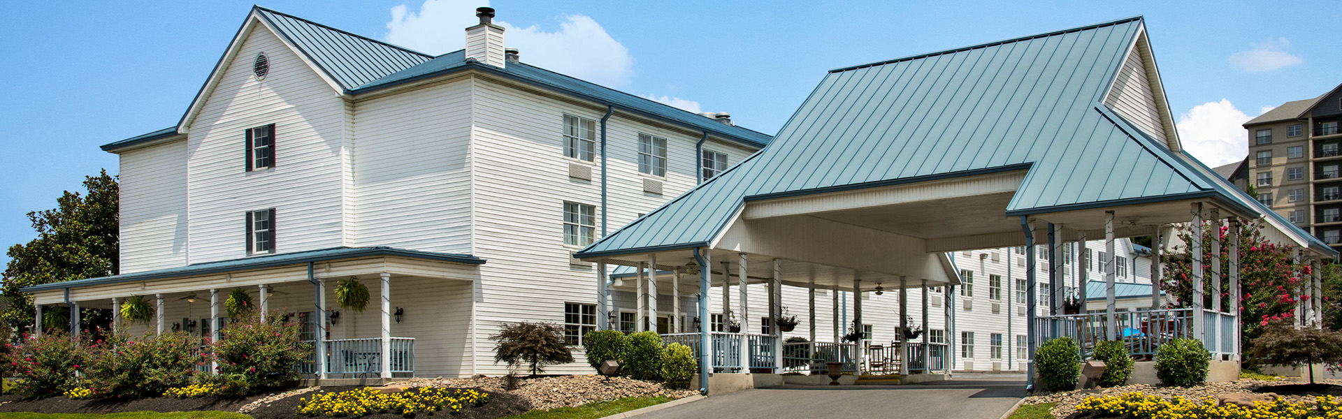 Exterior View Of Ramada Pigeon Forge