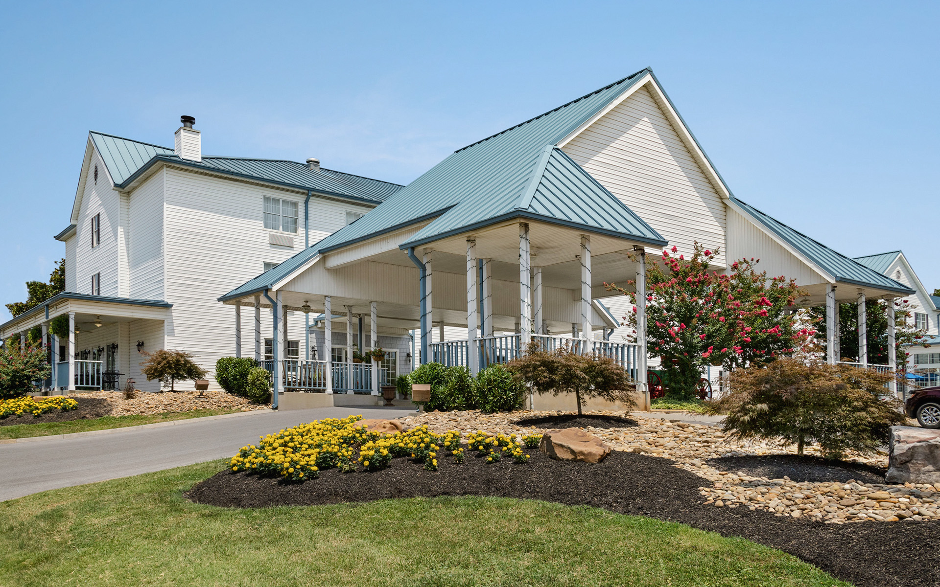 Front View Of Ramada Pigeon Forge North Hotel